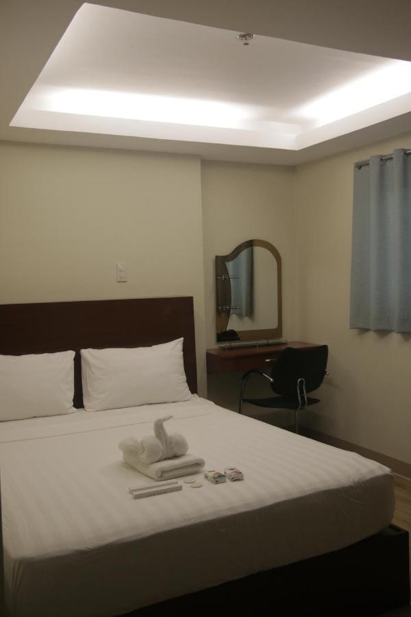 Happytelle Hotel Dipolog Buitenkant foto